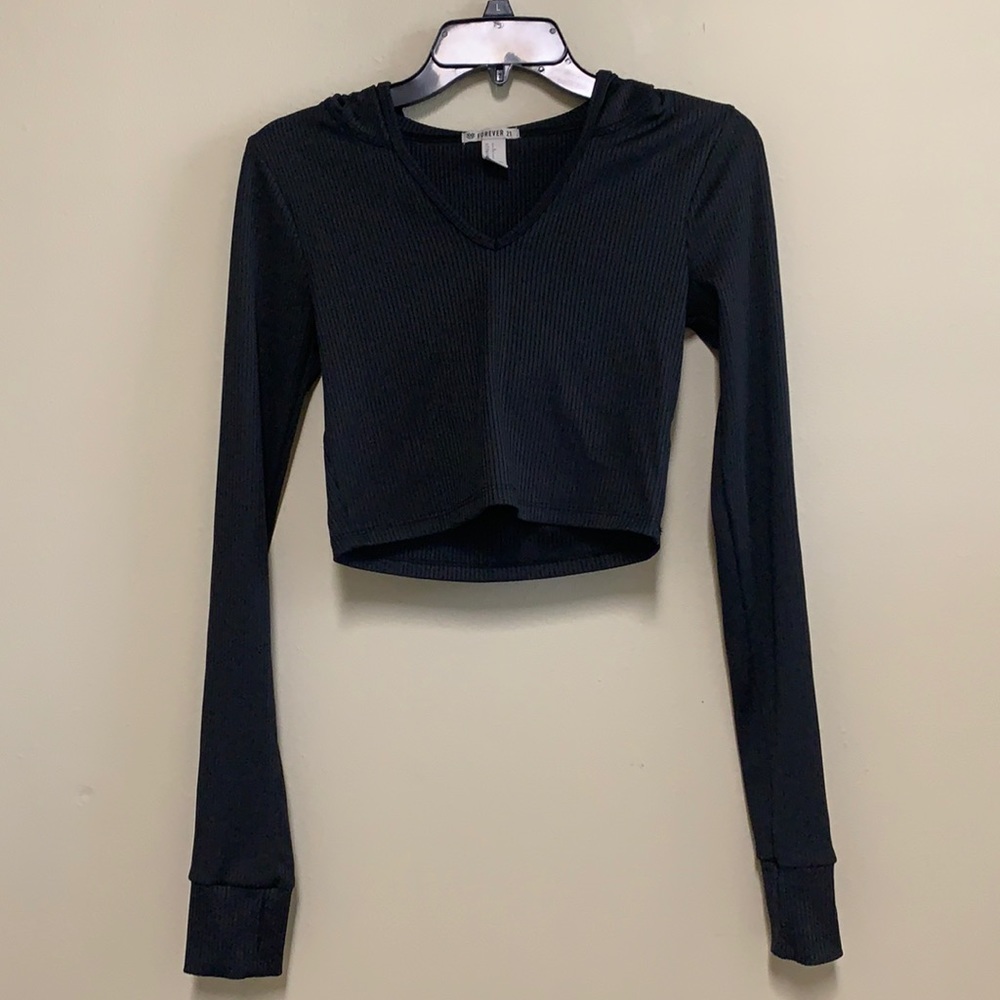 Forever 21 Black cropped hoodie. Small